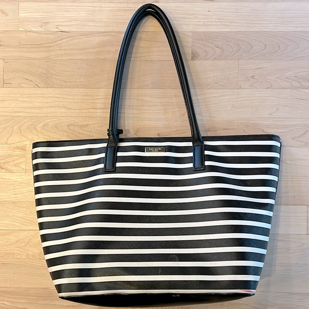 Darling Kate Spade bag - black and white. EUC.